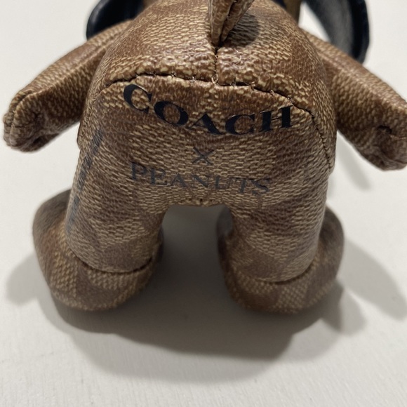 Coach X Peanuts Snoopy BagCharm SIGNATURE Canvas Purse Keychain Logo Limited - Picture 6 of 9